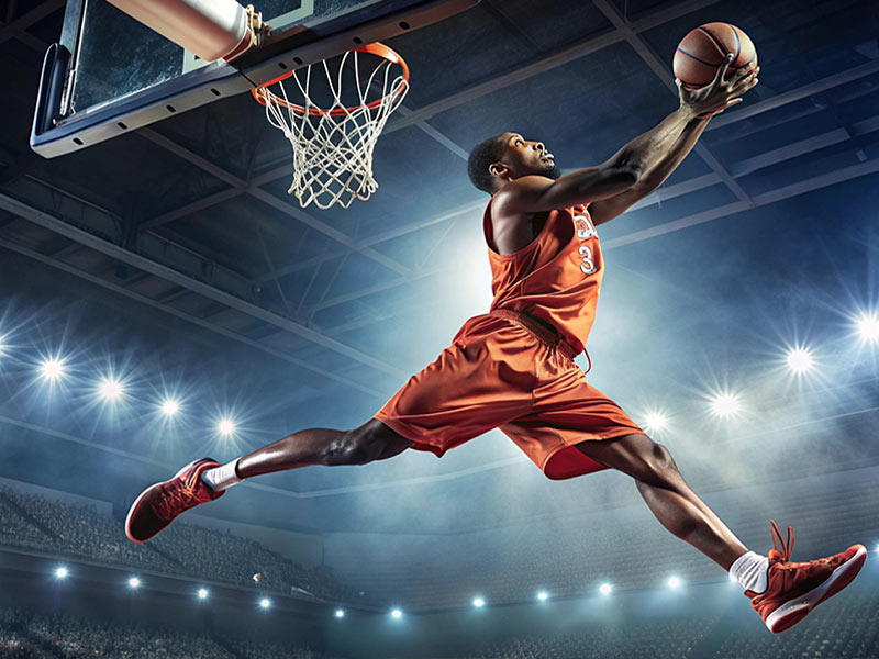 里夫斯能钓到这么大的鱼吗东契奇：不可能！那鱼比他还大条！